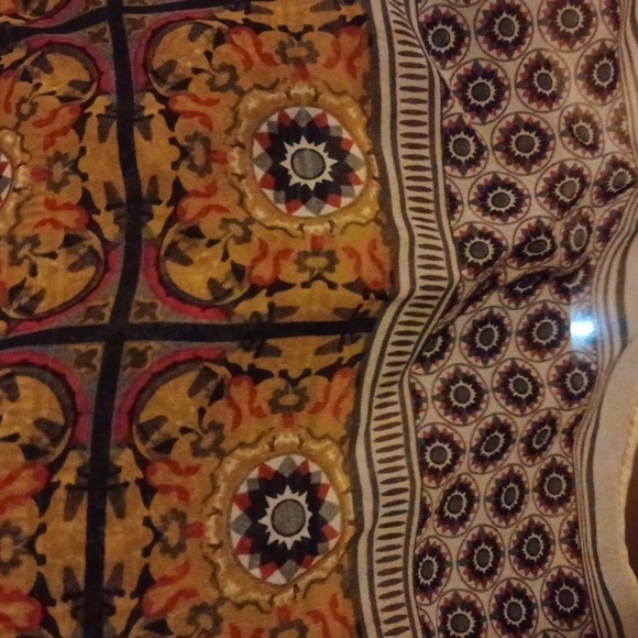 Long Beautiful Brown, Black, White &  Red Scarf/Wrap - Picture 7 of 9